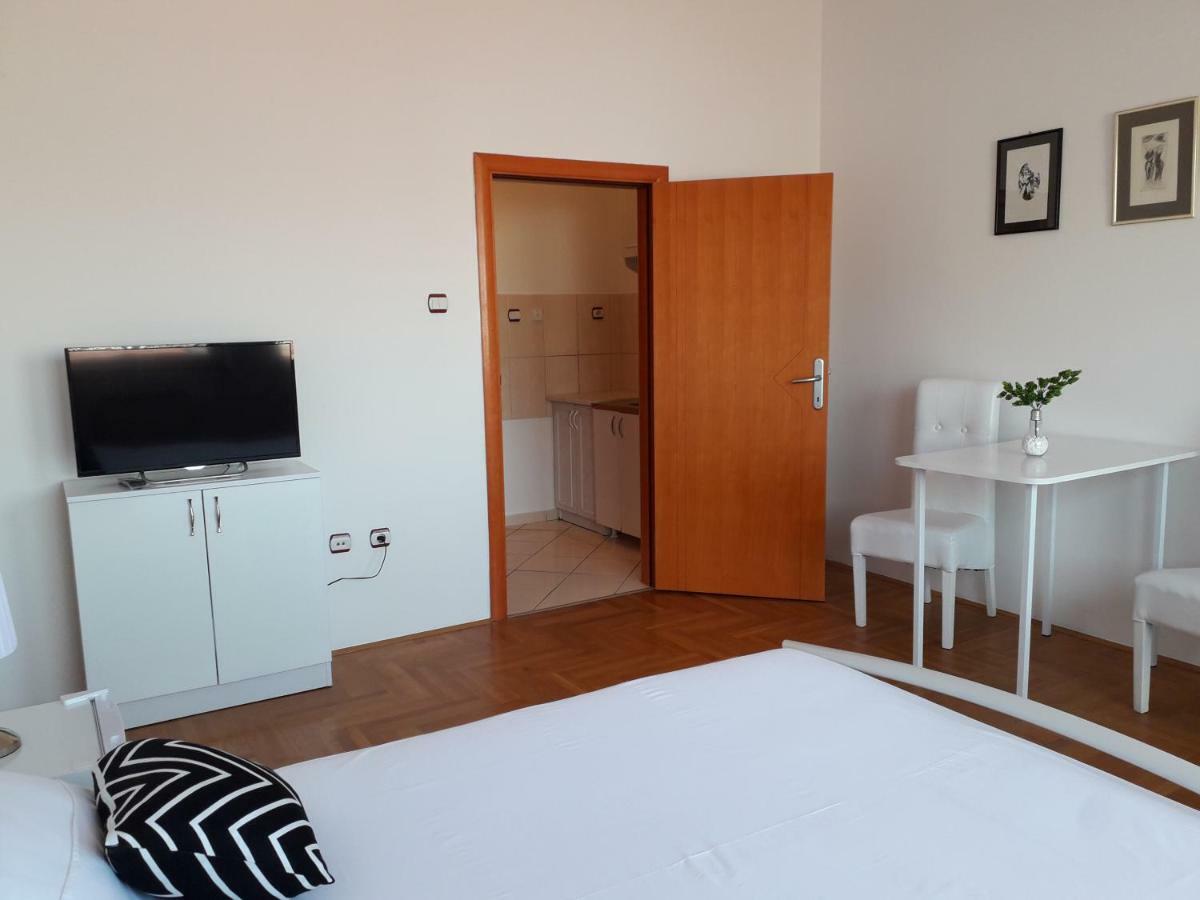 Apartman Dunja Ns 2 노비사드 외부 사진