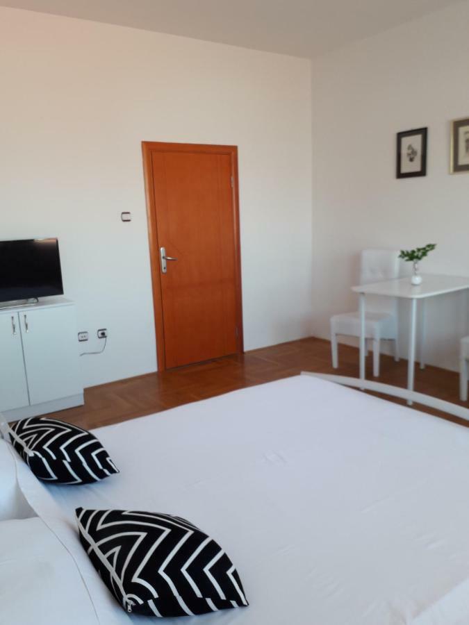 Apartman Dunja Ns 2 노비사드 외부 사진